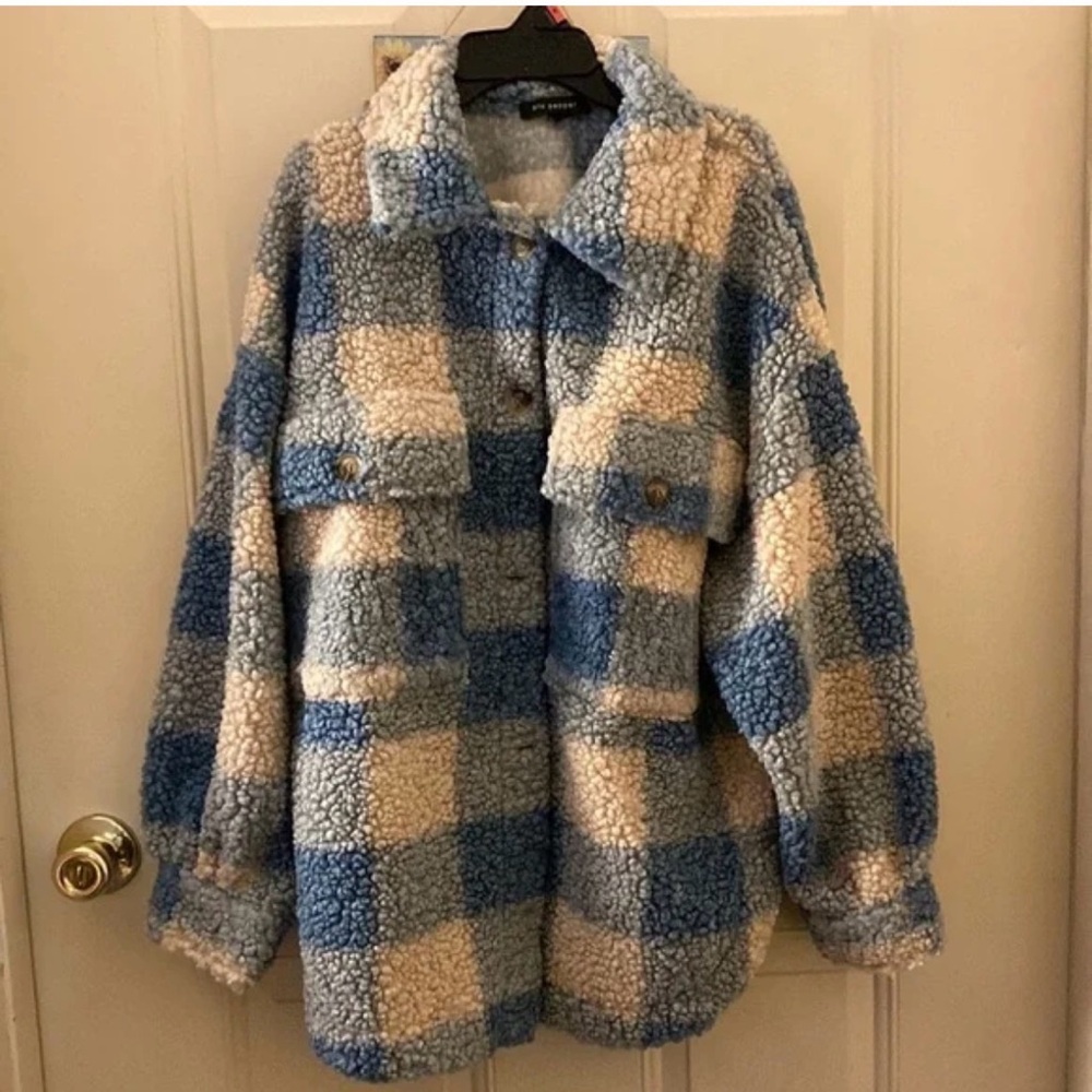 Blue pepper size small NWT . PTP is 24.